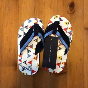 Kids Tommy Hilfiger flip flops size XS